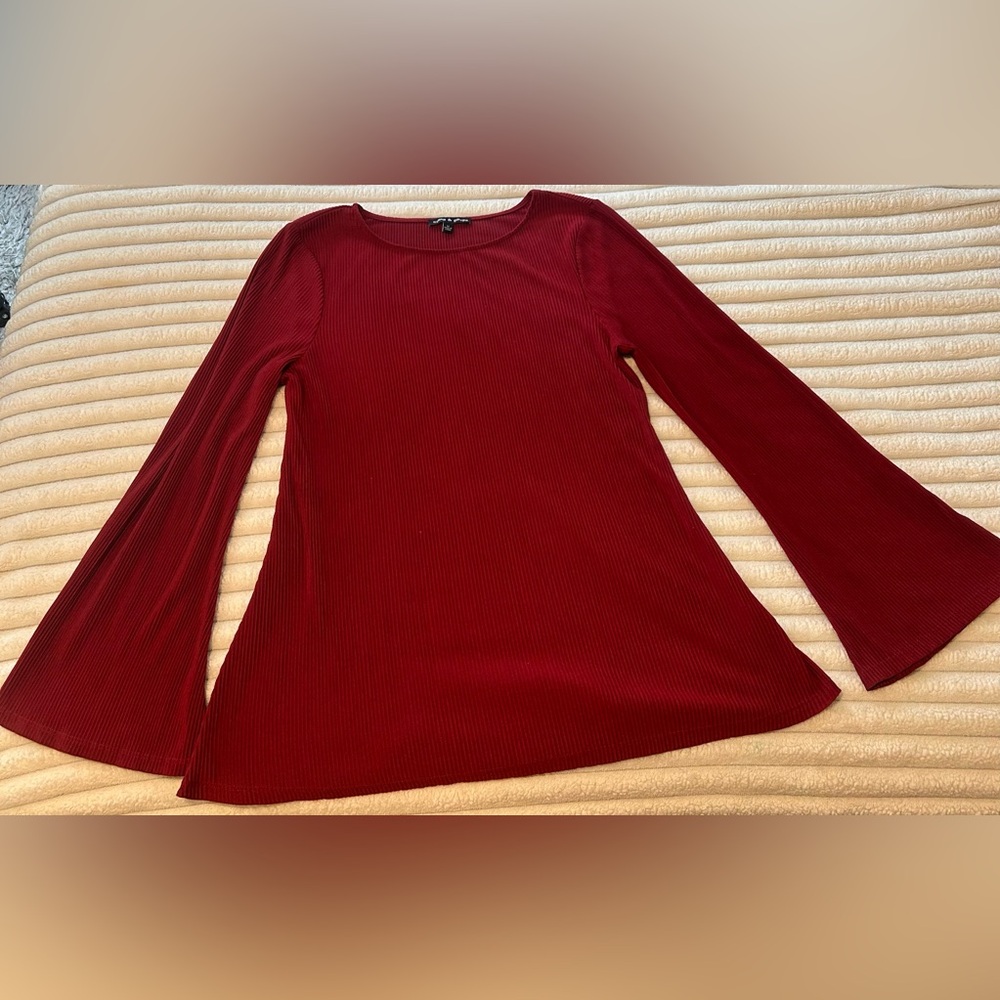 Cable&Gauge Women’s Elegant Red Long Sleeve Ribbed Top Size Medium